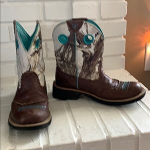 Ariat boots.  Teal accents! Leather &manmade upper